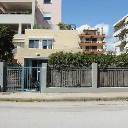דירה Seaside House With Garden *